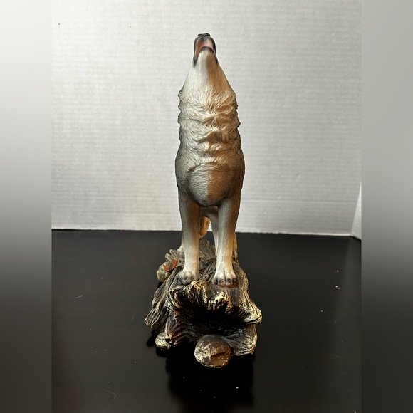 Large Cries Of The Night Howling Alpha Gray Wolf Statue 12"H Spirit Wolves Decor - Picture 5 of 11